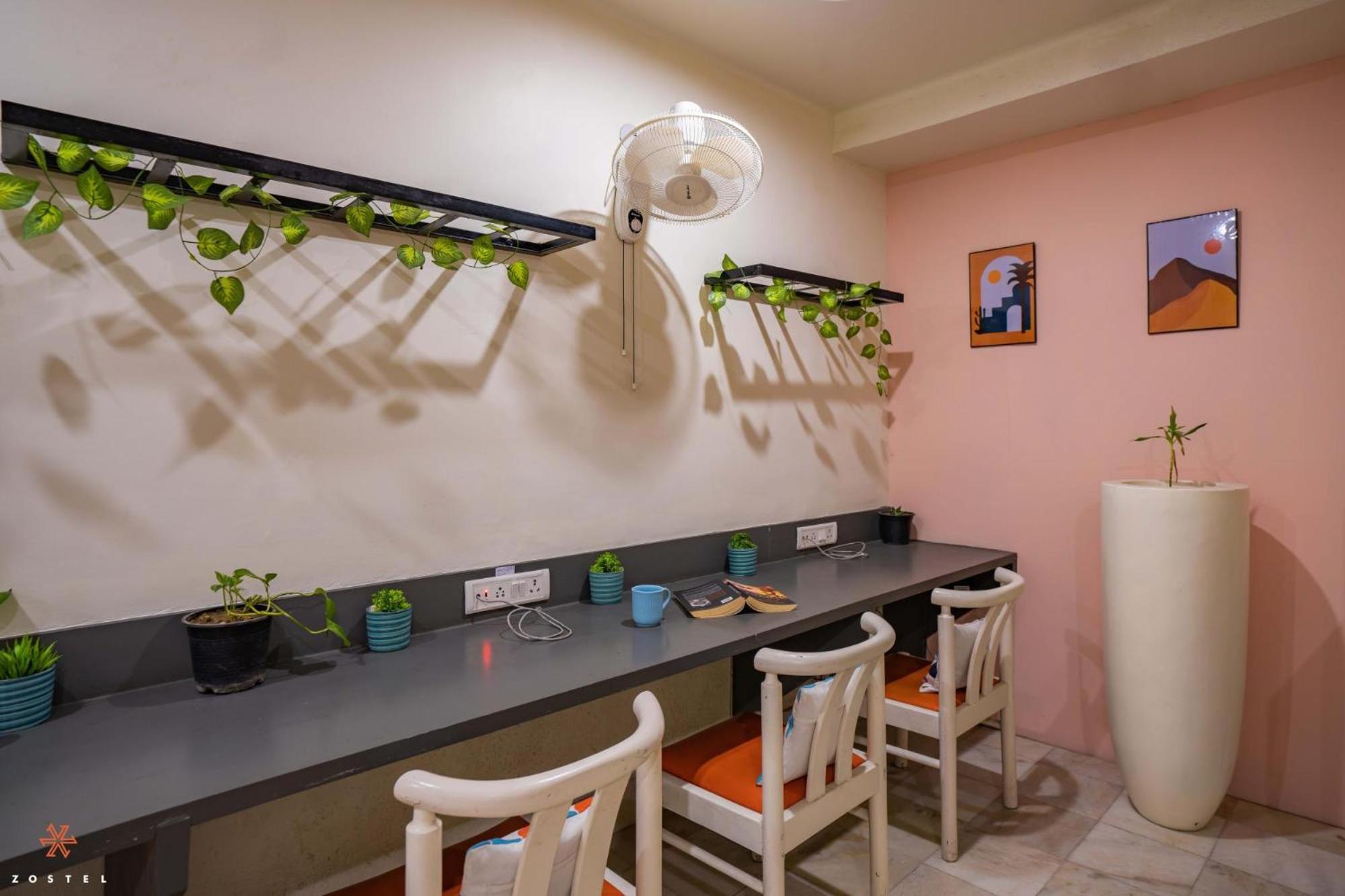 Zostel Delhi Pansiyon Yeni Delhi Dış mekan fotoğraf